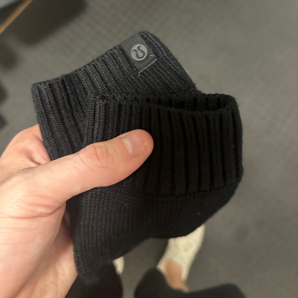 Lululemon Athletica Men's Cold Pursuit Large/X-Large Knit Gloves - Black